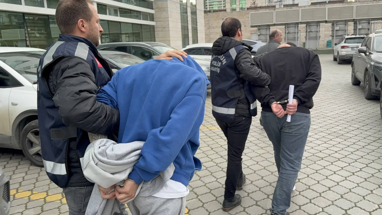 Maskeli silahlı saldırıda ‘Pes’ dedirten savunma! 2 şüpheli tutuklandı