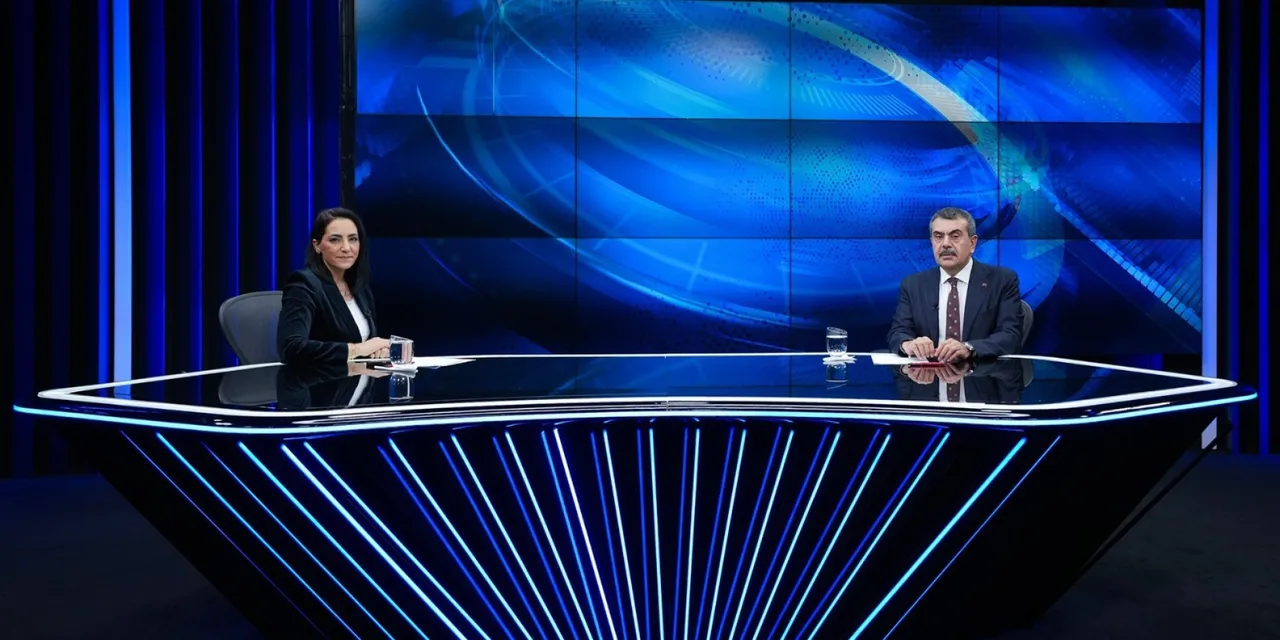 Öğrenciler ve veliler merak ediyordu! Okullarda ara tatil kaldırılacak mı?