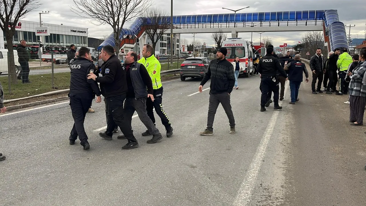 Zincirleme kaza sonrası tansiyon yükseldi! 7 kişi yaralandı