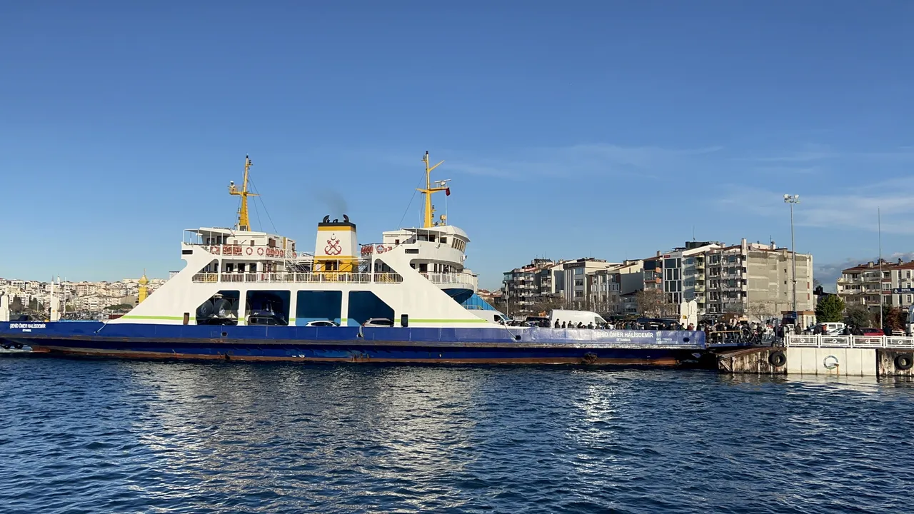 Adalara ulaşım tamamen durdu! Bozcaada ve Gökçeada seferlerine fırtına engeli