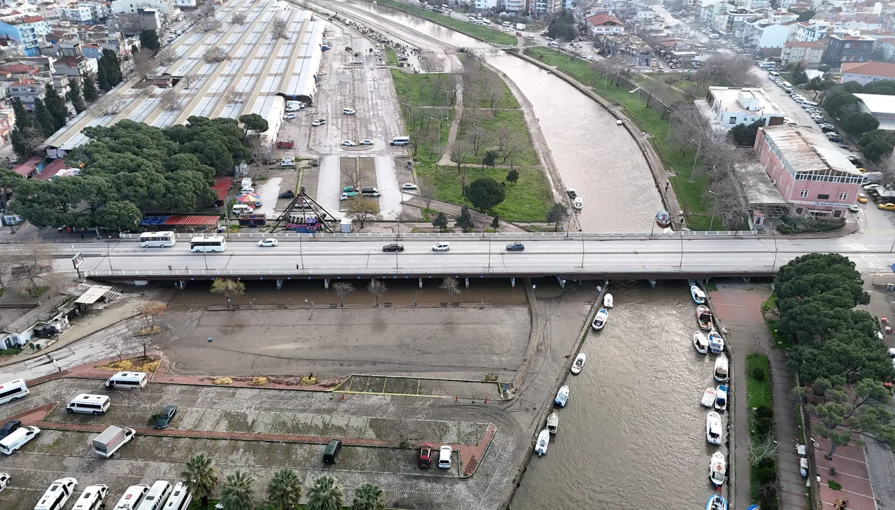 Bataklığa döndü, her yer çamur! Çanakkale'de aşkın sonrası korkutan görüntü