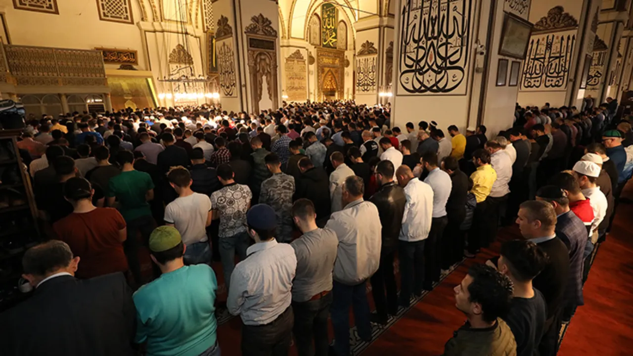 Bursa'da bugün iftar saat kaçta, akşam ezanı ne zaman okunuyor? 19 Şubat Bursa iftar vakti