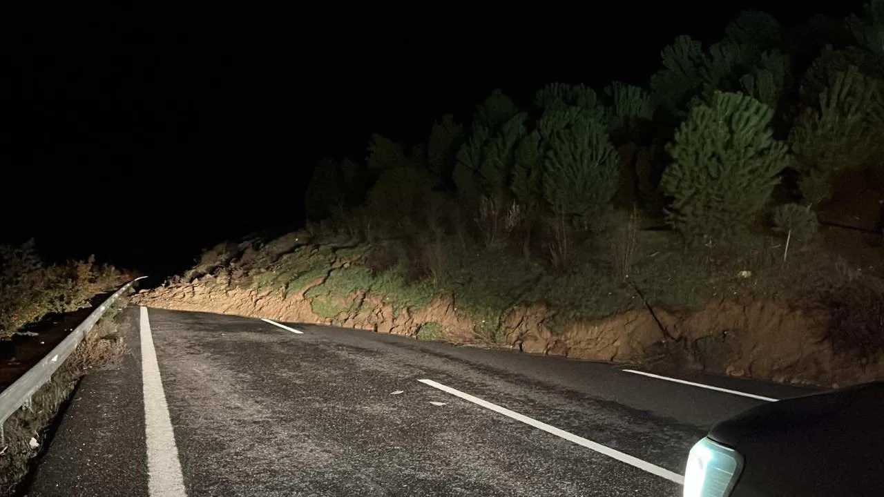 İstanbul-İzmir Otoyolu’nda toprak kayması! Trafik çift yönlü durduruldu