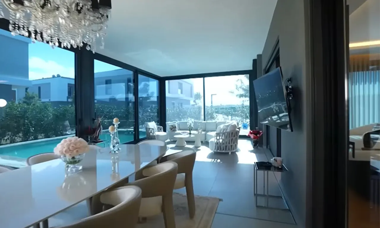 İzzet Yıldızhan evinin kapılarını açtı! 9 çocuğuyla burada yaşıyor