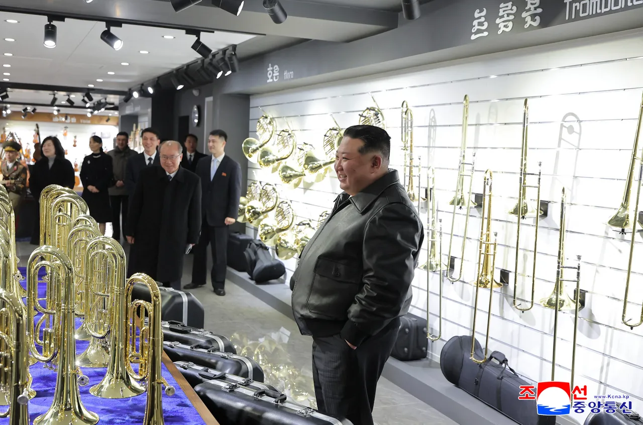 Kuzey Kore lideri Kim roketatarın direksiyonuna geçti! 'Başka ülkede yok' diyerek gözdağı verdi