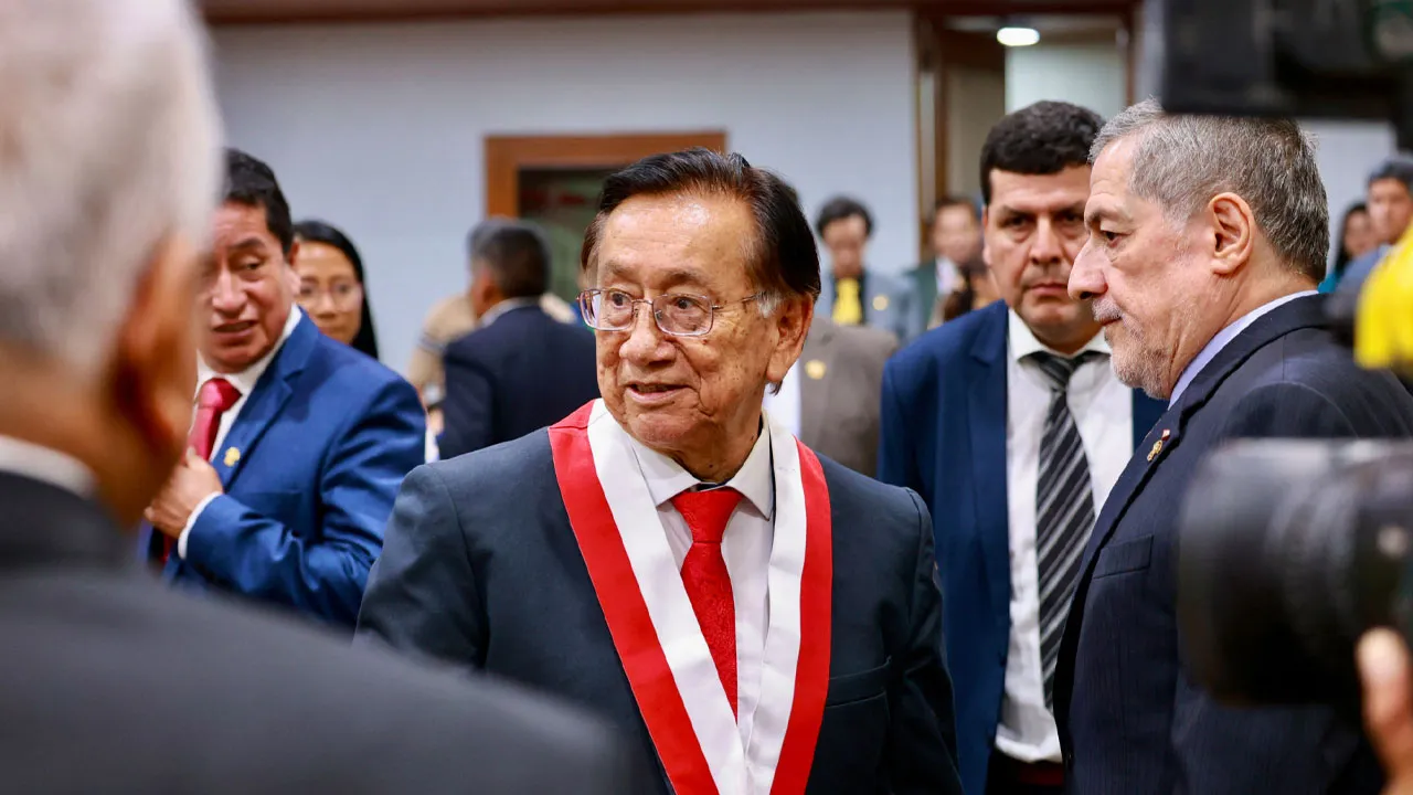 Peru'da yeni geçici başkan Jose Maria Balcazar oldu