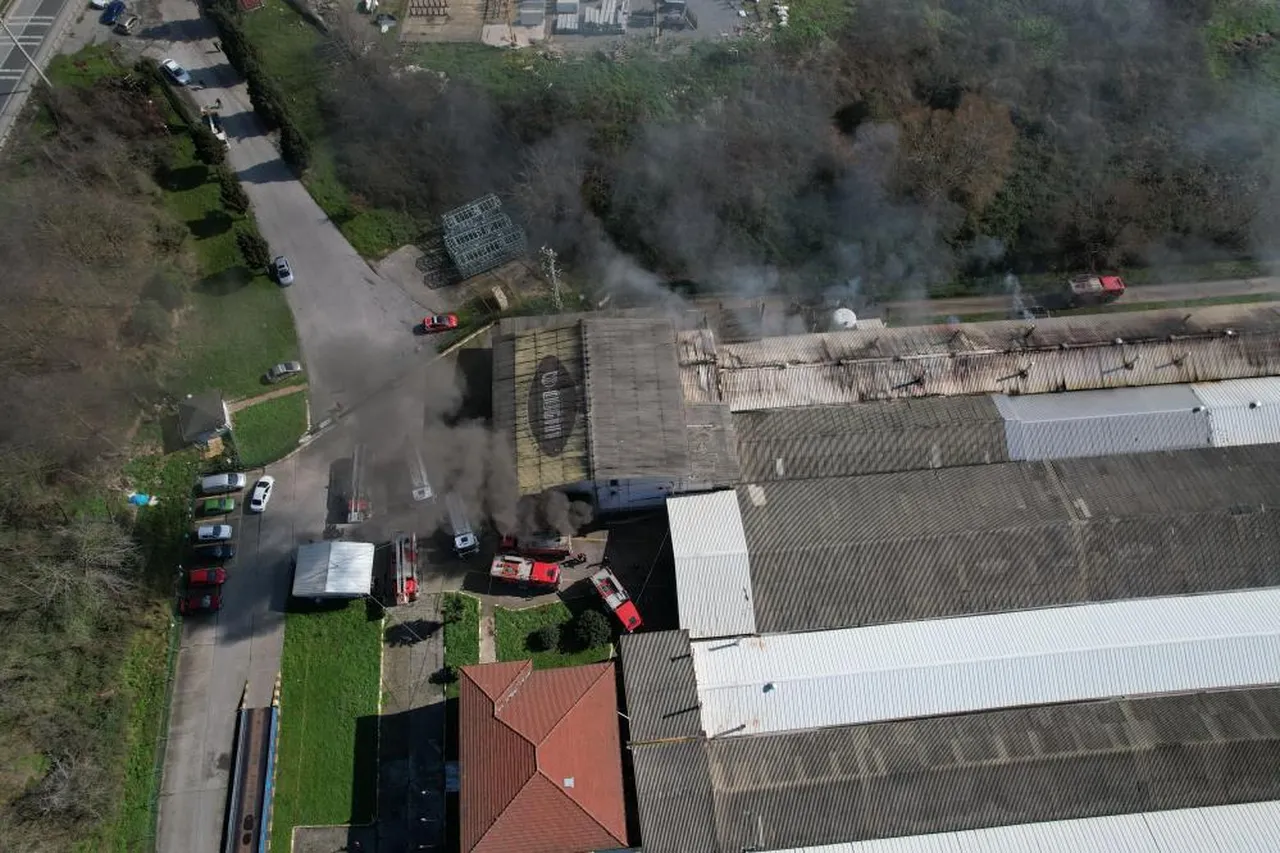 Şekerleme fabrikasında korkutan yangın: Ekipler zamana karşı yarıştı!