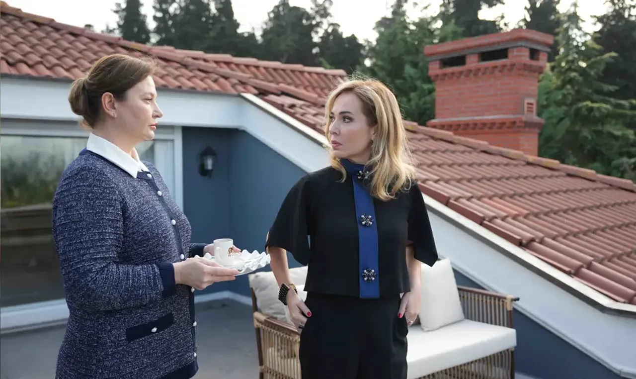 Sevdiğim Sensinin İncisi Esra Ronabar kimdir? Oynadığı diziler ve kariyeri