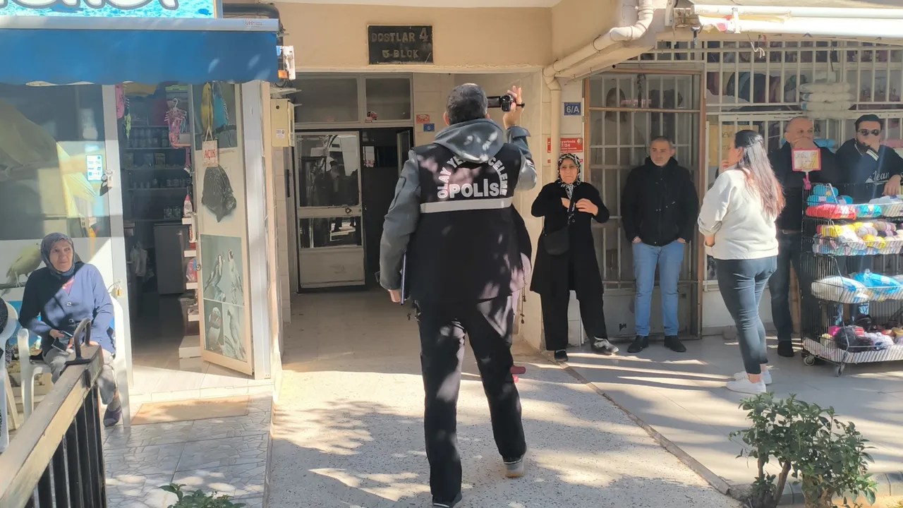 Yanındaki kadını öldürüp canına kıydı! En yakını sinir krizi geçirdi