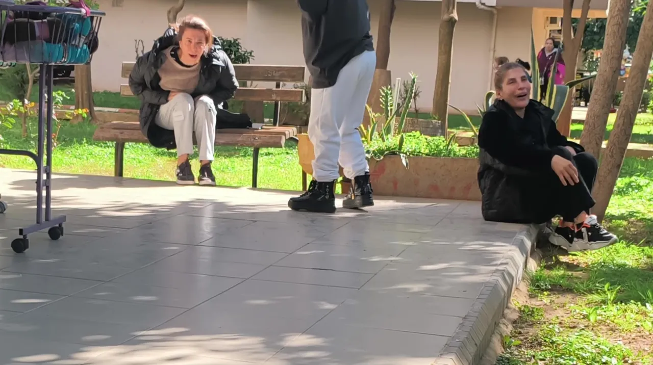 Yanındaki kadını öldürüp canına kıydı! En yakını sinir krizi geçirdi