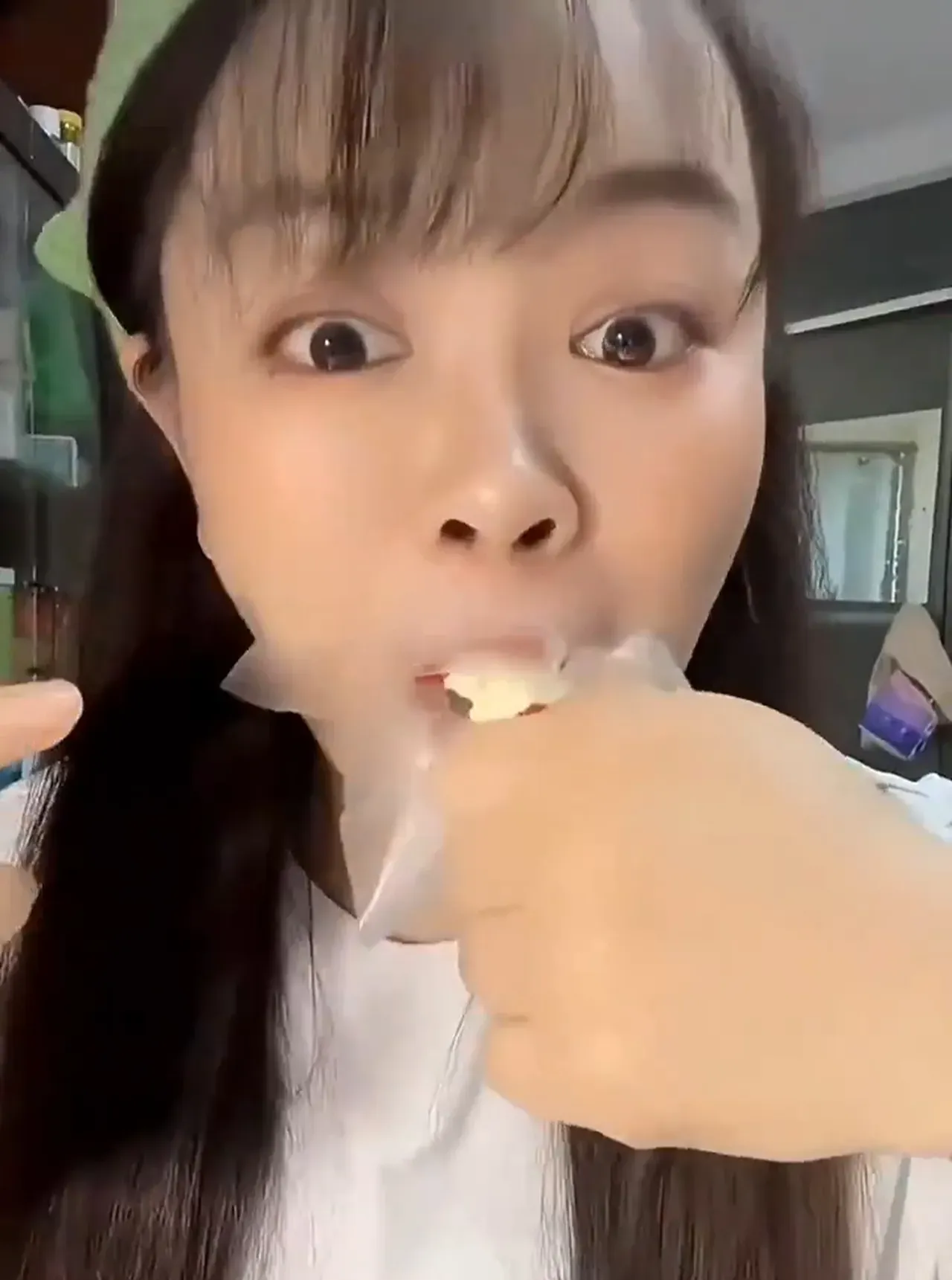 “Yok artık” dedirten trend! Gençlerin zayıflama yöntemi olay oldu