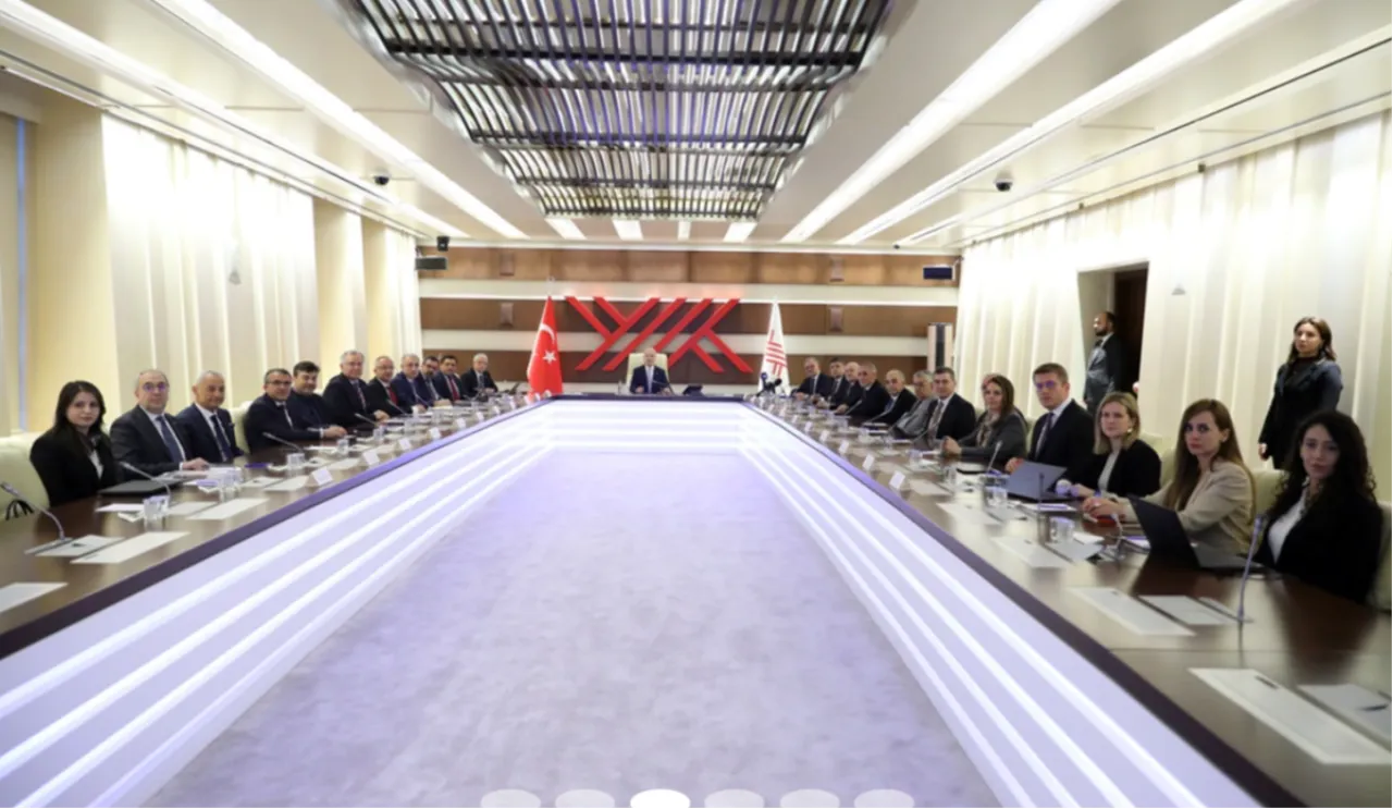 YÖK Başkanı Özvar: Sanayi ve hizmet sektörü istesin, program açarız