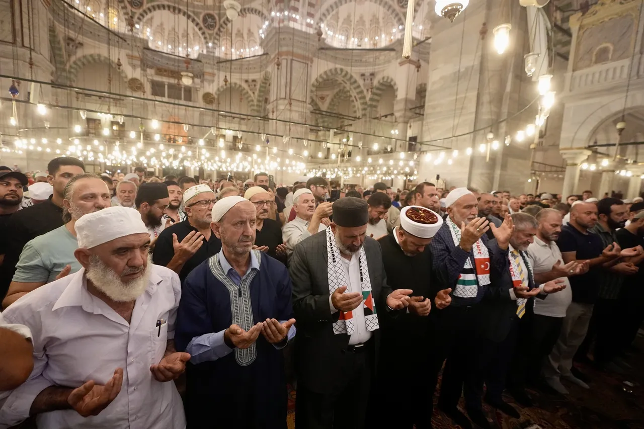 Berat Gecesi ibadetleri neler? Berat Kandili namazı ve edilecek dualar