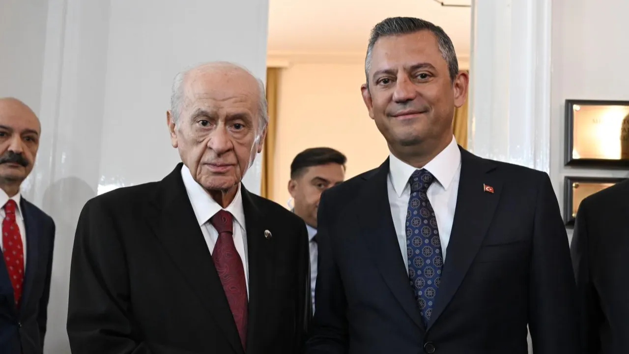 Devlet Bahçeli ve Özgür Özel telefonda görüştü