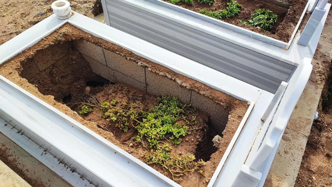 Mezarlıkta tüyler ürperten olay! Ziyarete giden şoke oldu, yakınları kayboldu