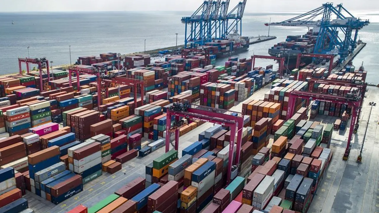 Ticaret Bakanı Bolat: Yıllık ihracat 272,5 milyar dolara yükseldi