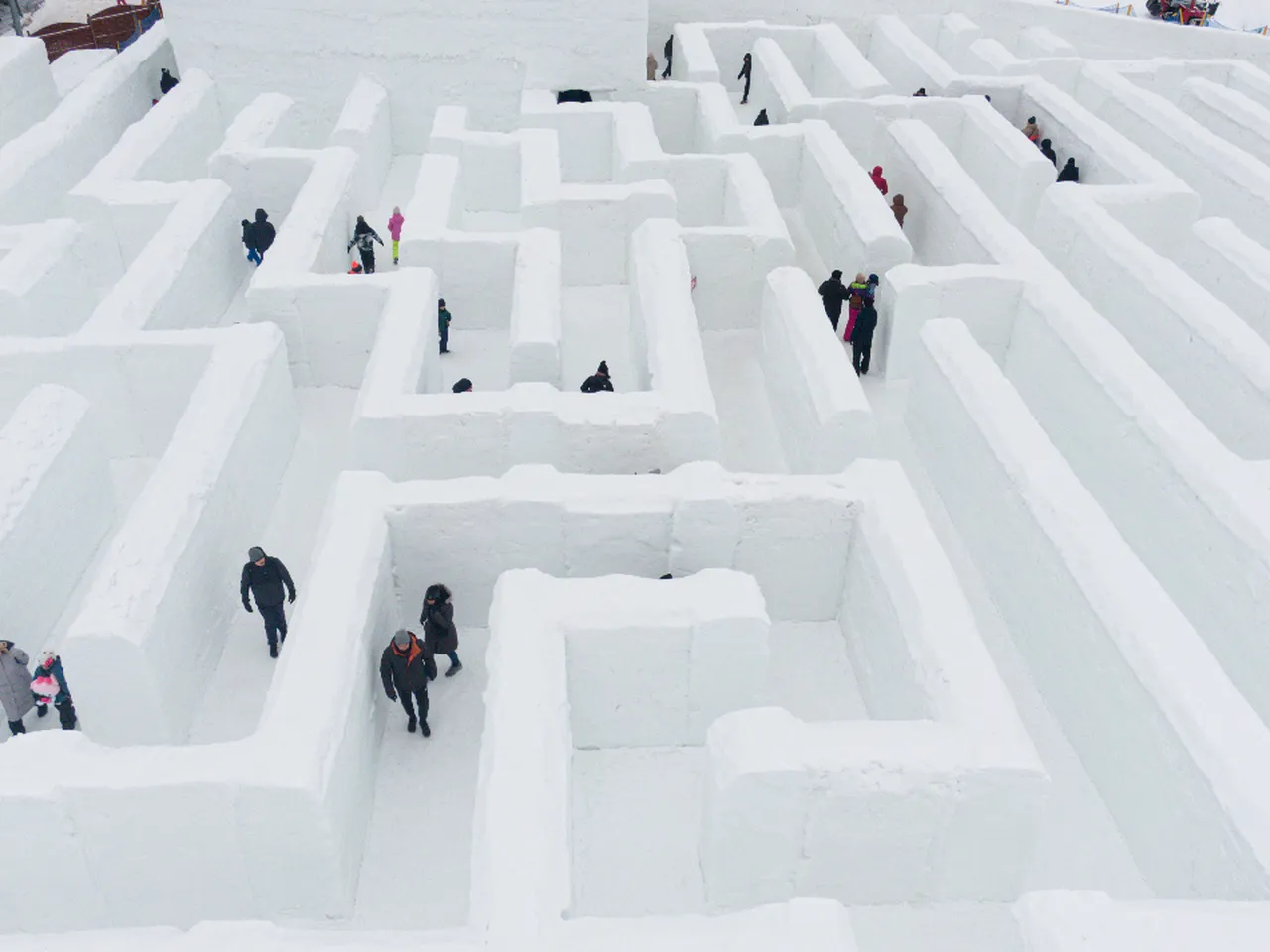 Turistler bu labirente akın ediyor! Avrupa'nın en büyüğü: Gencinden yaşlısına herkesi büyülüyor