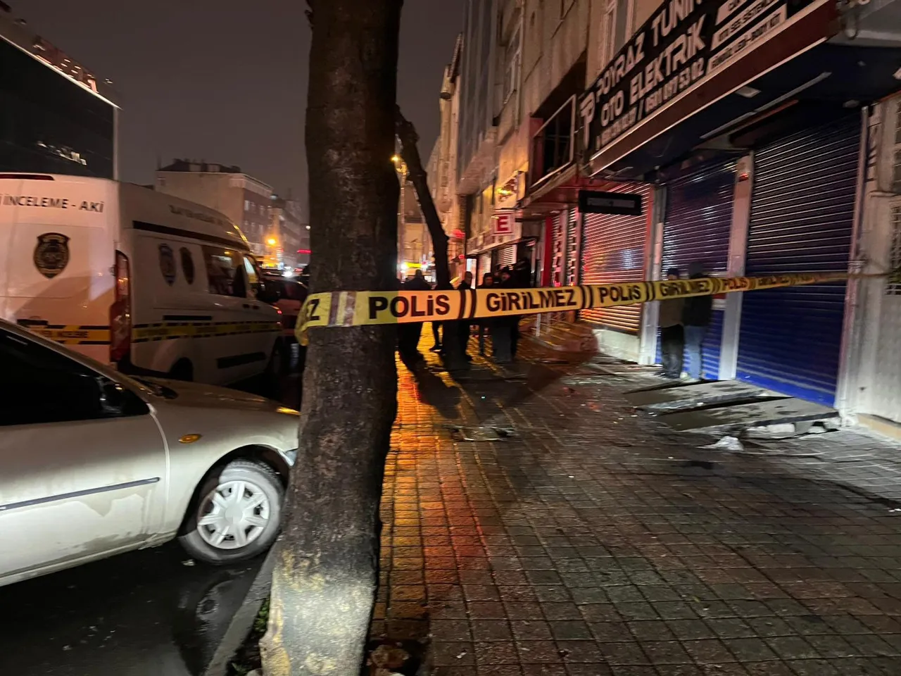 Yanan iş yerinde 2 kişiye ait ceset çıktı! Silahla vurulmuşlar