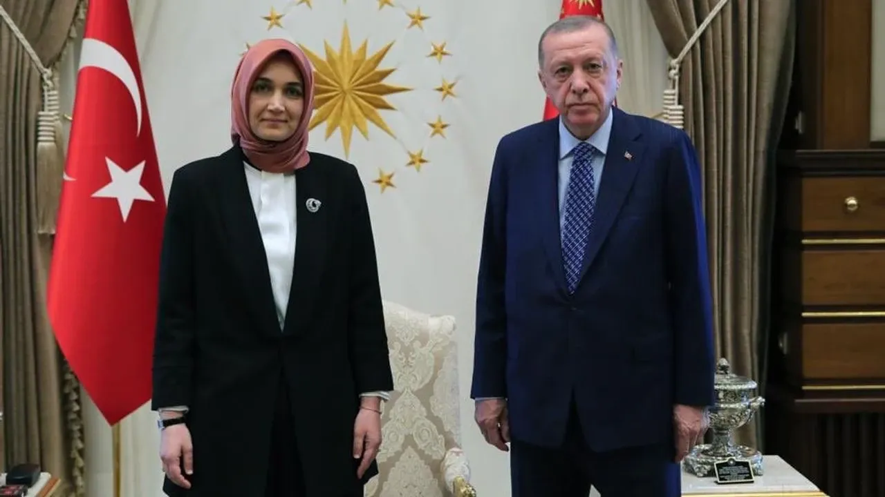 Atamaların en dikkat çeken ismi! İlk başörtülü vali Kübra Güran Yiğitbaşı, bakan yardımcısı oldu