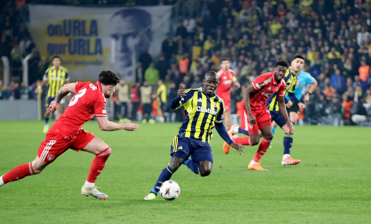 Fenerbahçe elendi mi, Avrupa Ligi'nden düştü mü? Nottingham Forest rövanş maçı için geri sayım başladı!