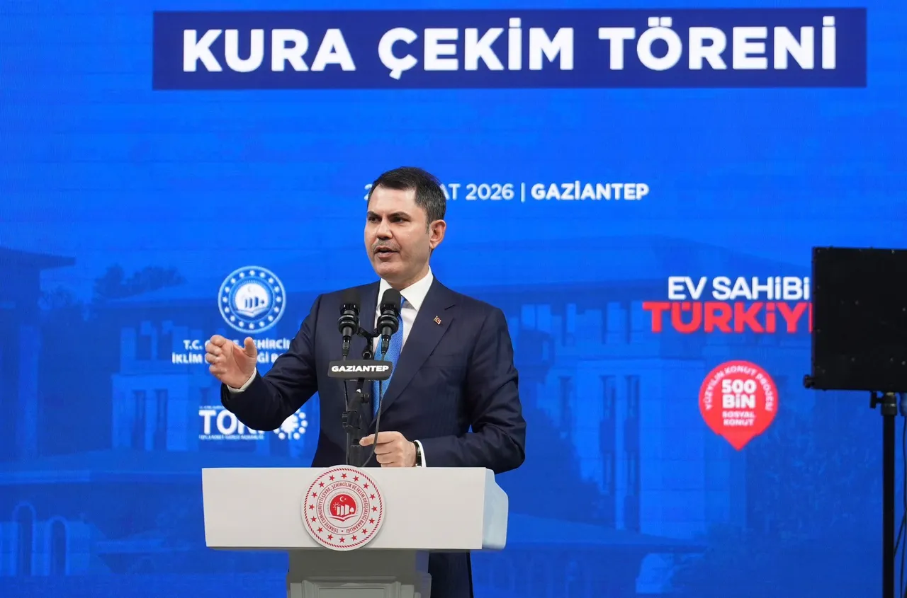 Kurumdan muhalefete tepki: Çöp kutusuyla övünüp 455 bin deprem konutunu beğenmiyorlar