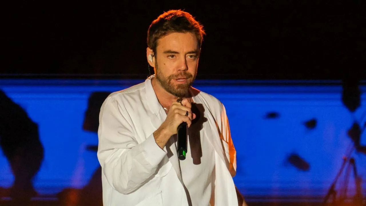 Şarkıcı Murat Dalkılıç