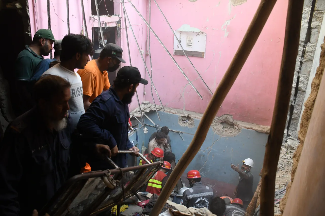 Pakistanda tüp faciası! 15ten fazla ölü ve yaralılar var