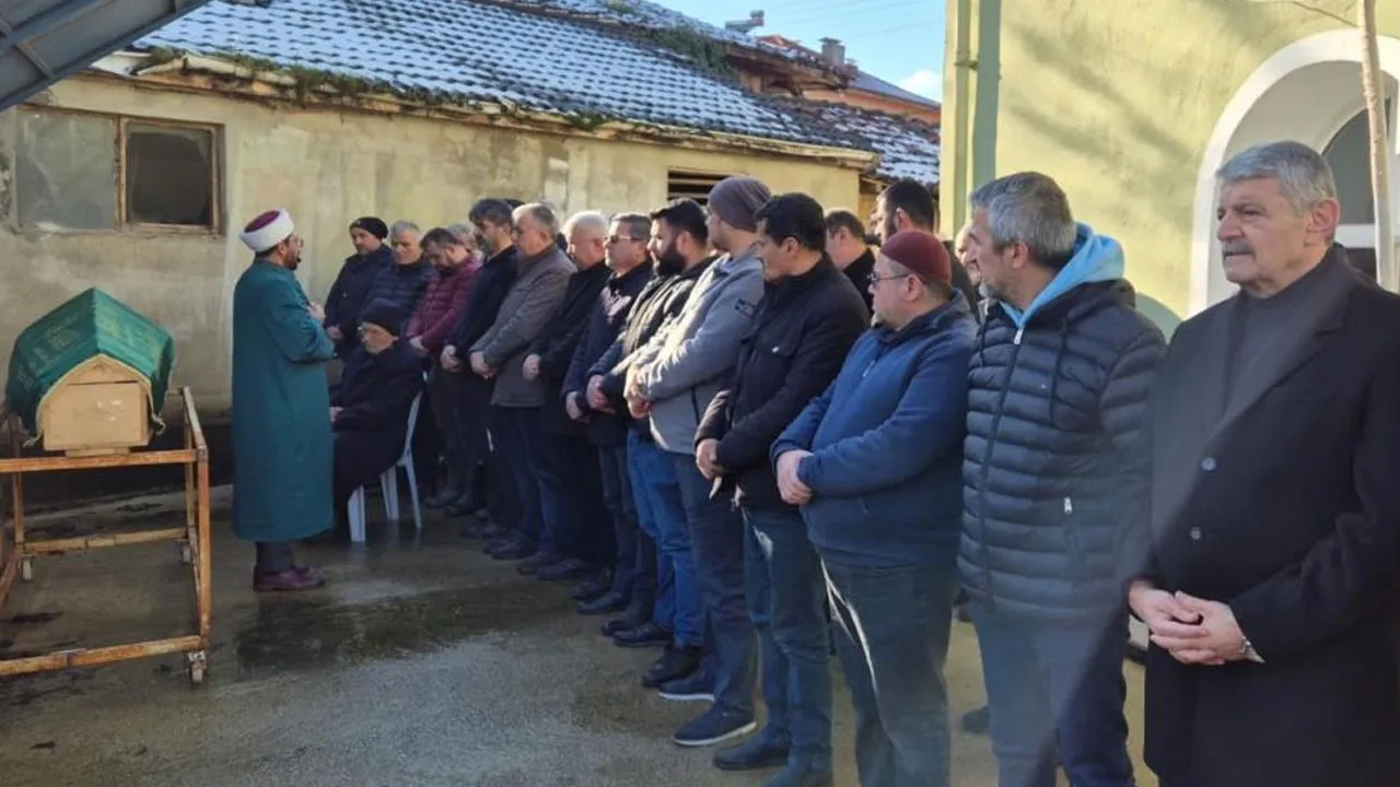 Soba gazı karı kocayı ayırdı! Zekeriya Efe gözyaşları ile toprağa verildi