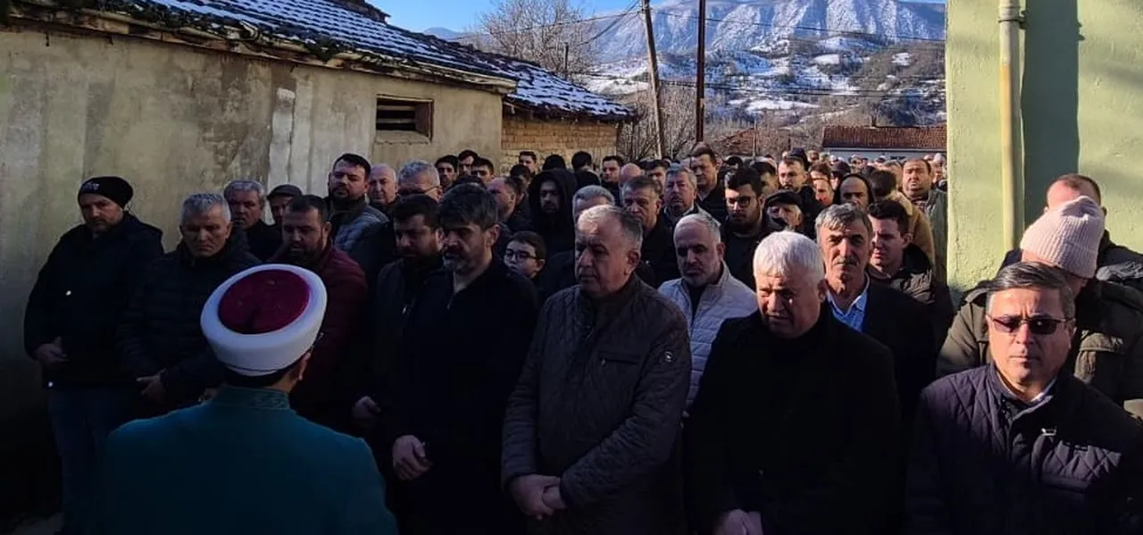 Soba gazı karı kocayı ayırdı! Zekeriya Efe gözyaşları ile toprağa verildi
