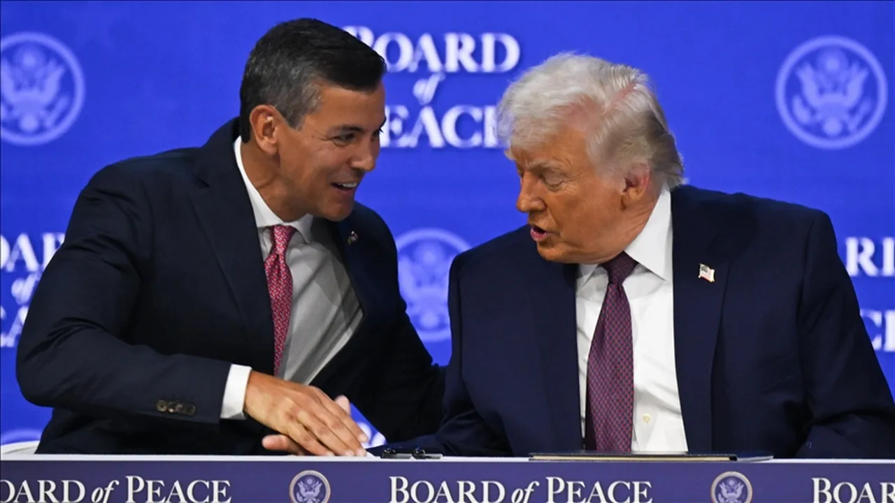 Trumptan Gazze Zirvesine damga vuran sözler! O lideri işaret etti: Genç ve yakışıklı erkeklerden...