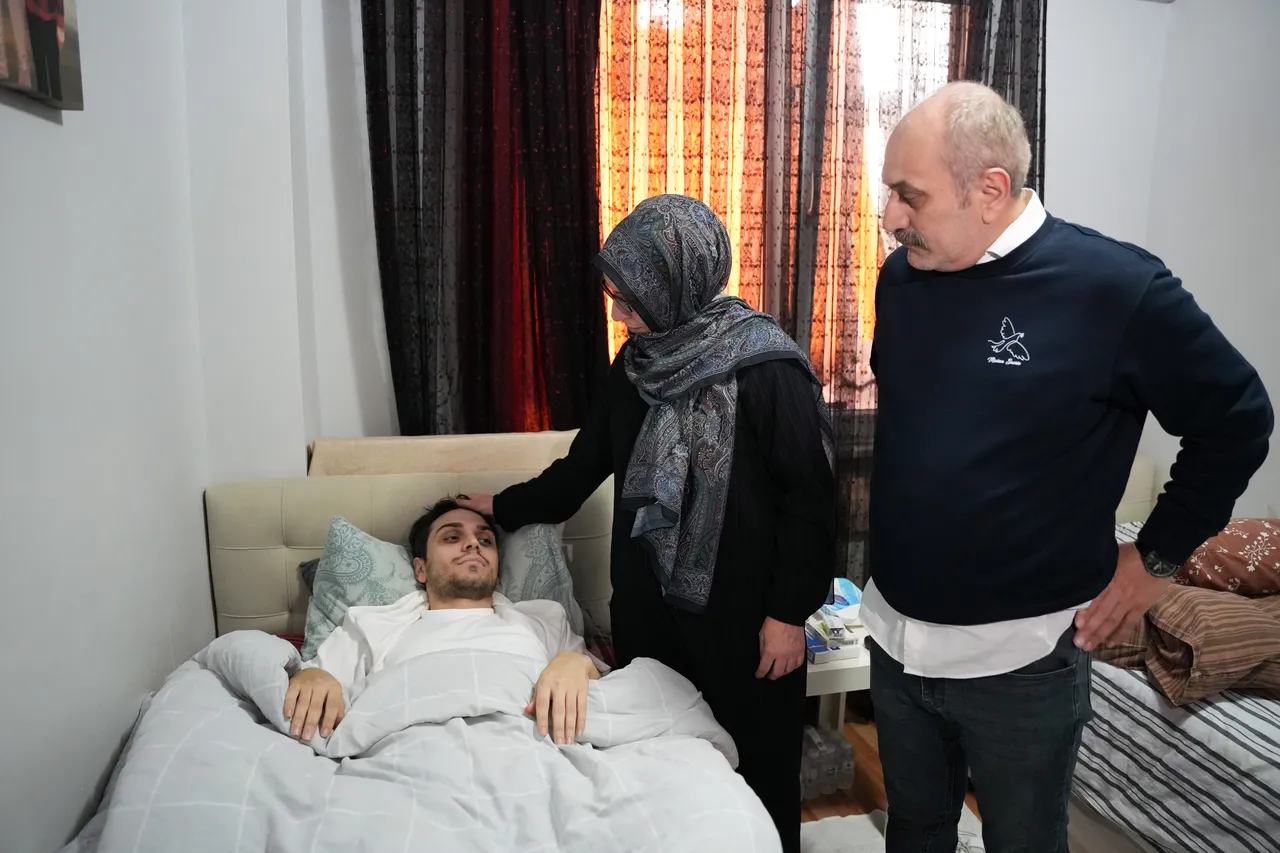 Darbedilen çocuğu kurtarmak istemişti! 6 yerinden bıçaklanan Oğuzhan'ın ailesine tehditler sürüyor