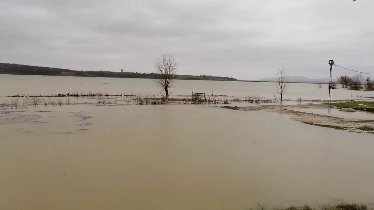 Edirne'de taşkın kabusu geri döndü! Köprüler kapatıldı, sular yerleşim yerine dayandı