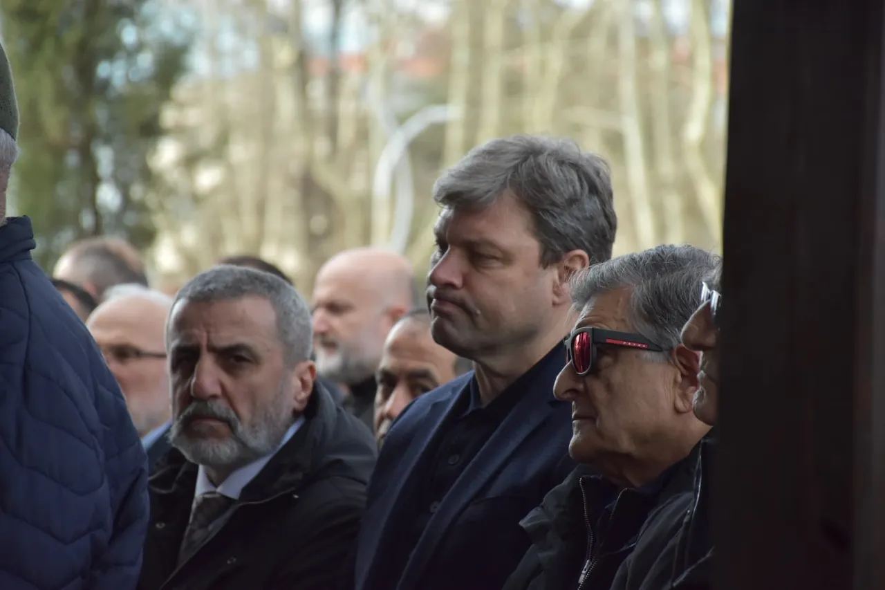 Yılmaz Vural, Ertuğrul Sağlam, Bülent Uygun ve Tümer Metin gibi isimler Havutçu'yu acı gününde yalnız bırakmadı