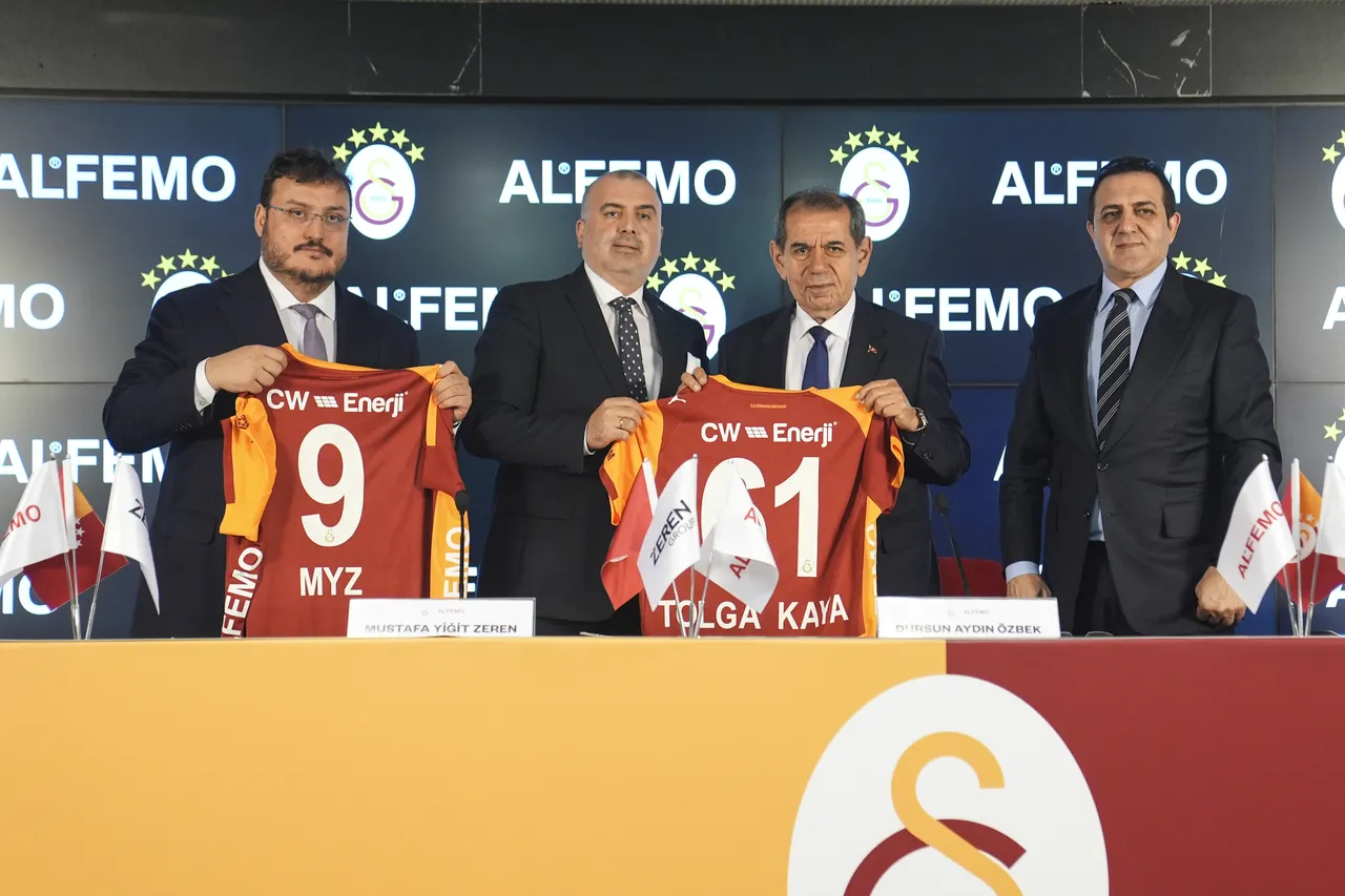 Galatasaray mobilya markası Alfemo ile futbol A takımı forma yan sponsorluğu anlaşmasına imza attı.