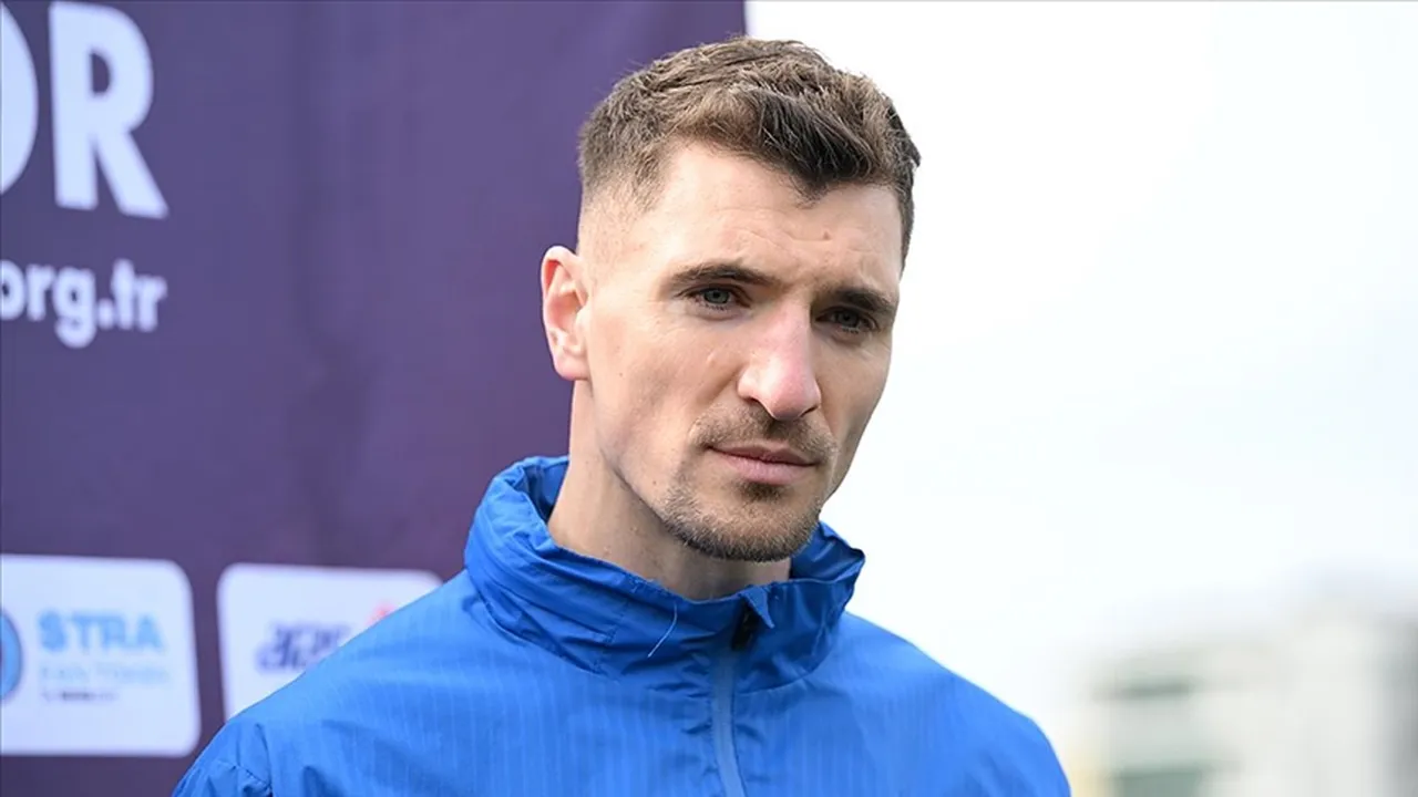 2023-2024 sezonunda Trabzonspor forması giyen Thomas Meunier