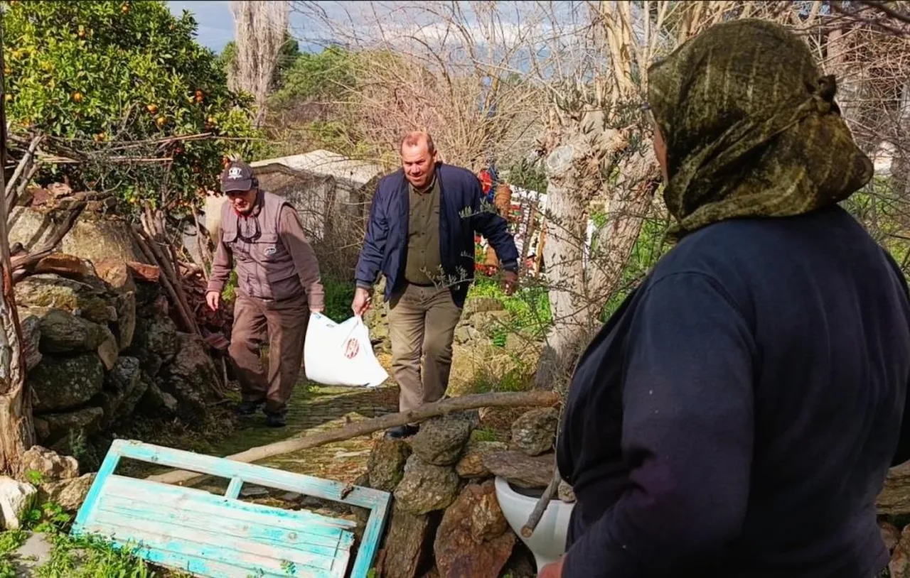 Yılın ilk leylekleri geldi! İlk gören 1 çuval unu kaptı