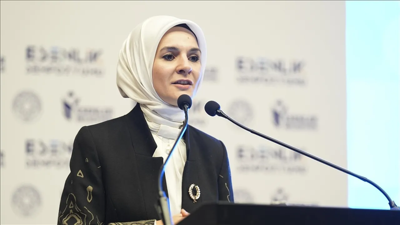 Aile ve Sosyal Hizmetler Bakanı Mahinur Özdemir Göktaş