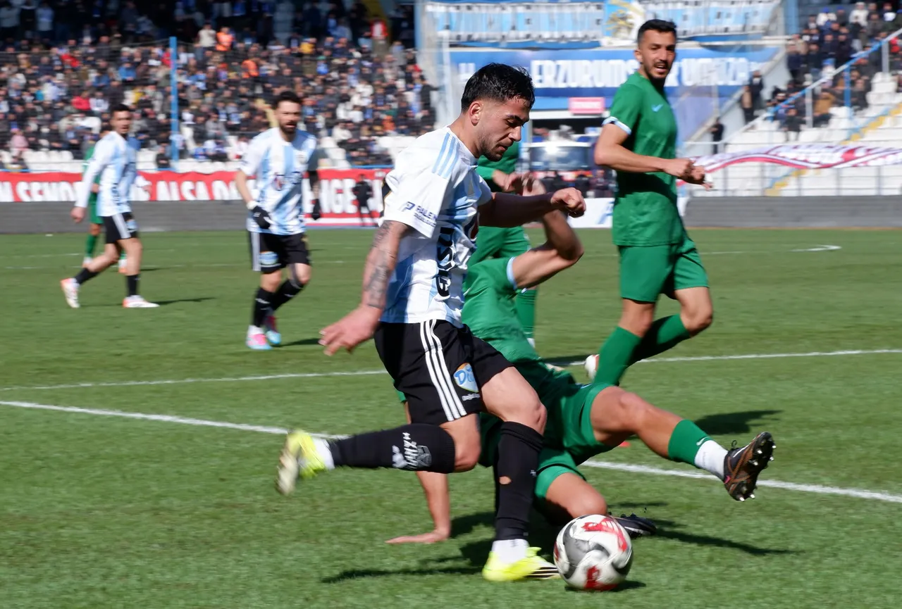 Erzurumspor 3 puanı 4 golle aldı