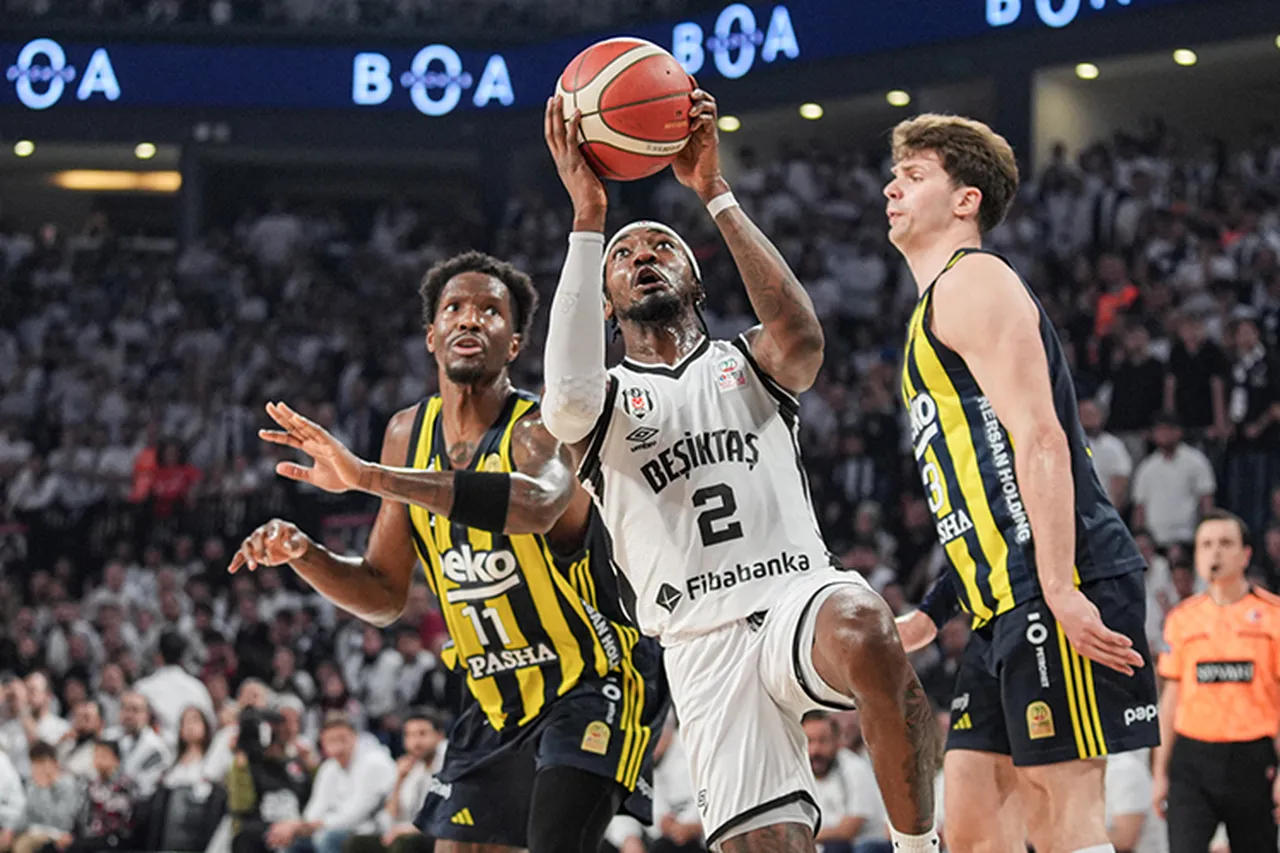 Fenerbahçe Beşiktaş basketbol maçı hangi kanalda, saat kaçta? Final şifresiz canlı yayınlanacak!