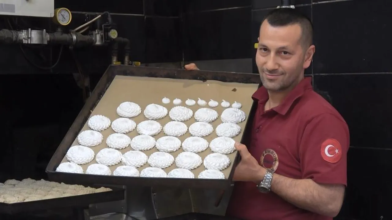İftar sofralarının vazgeçilmezi oldu! Günde 10 bin adet üretiliyor, fiyatı 5 ila 20 TL arasında değişiyor
