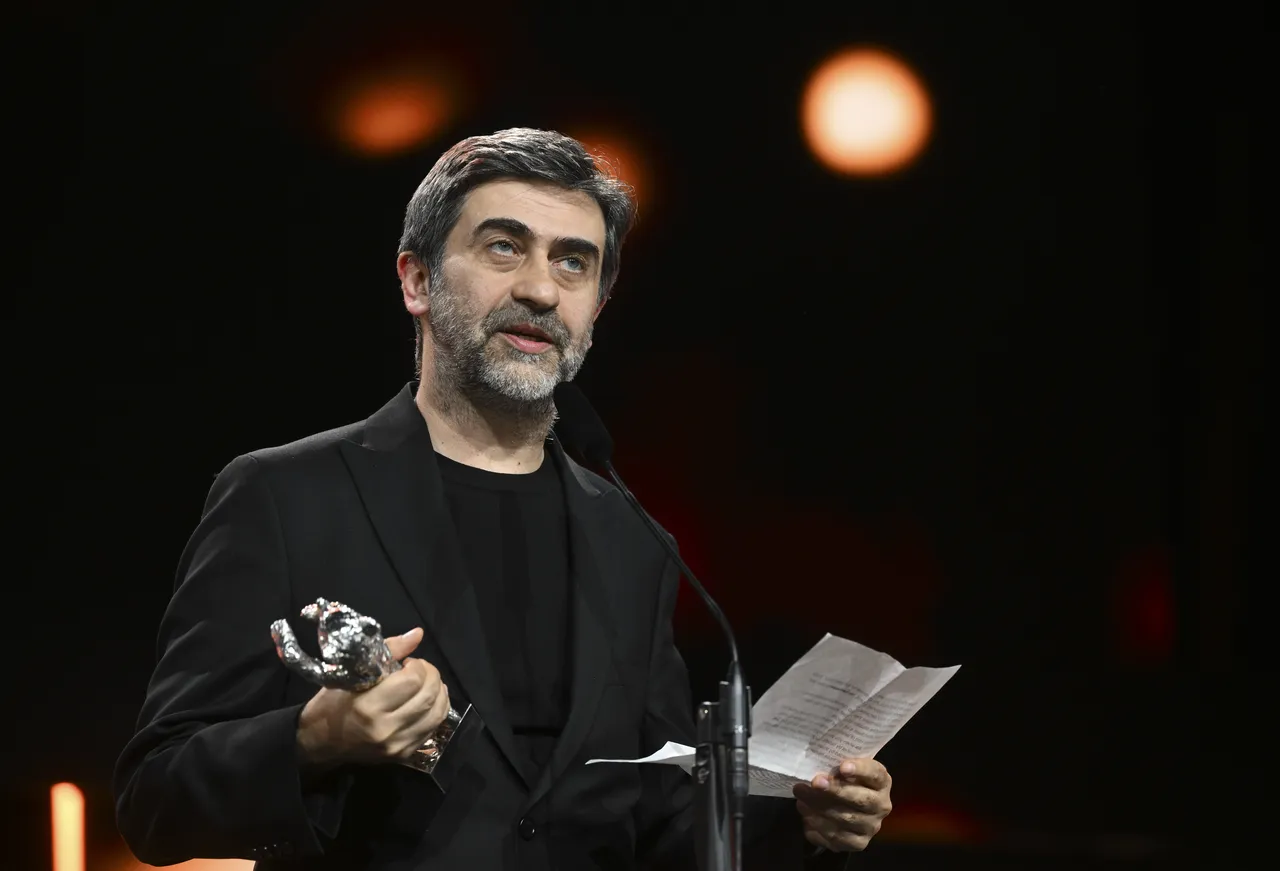 İki büyük heykelcik iki Türk yönetmene gitti ama... Berlinale’de ‘karanlık Türkiye’ ödül aldı!