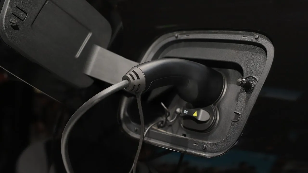 Şarj edilebilir hibritler için çarpıcı araştırma: Kağıt üstünde çevreci, yolda akaryakıt canavarı!