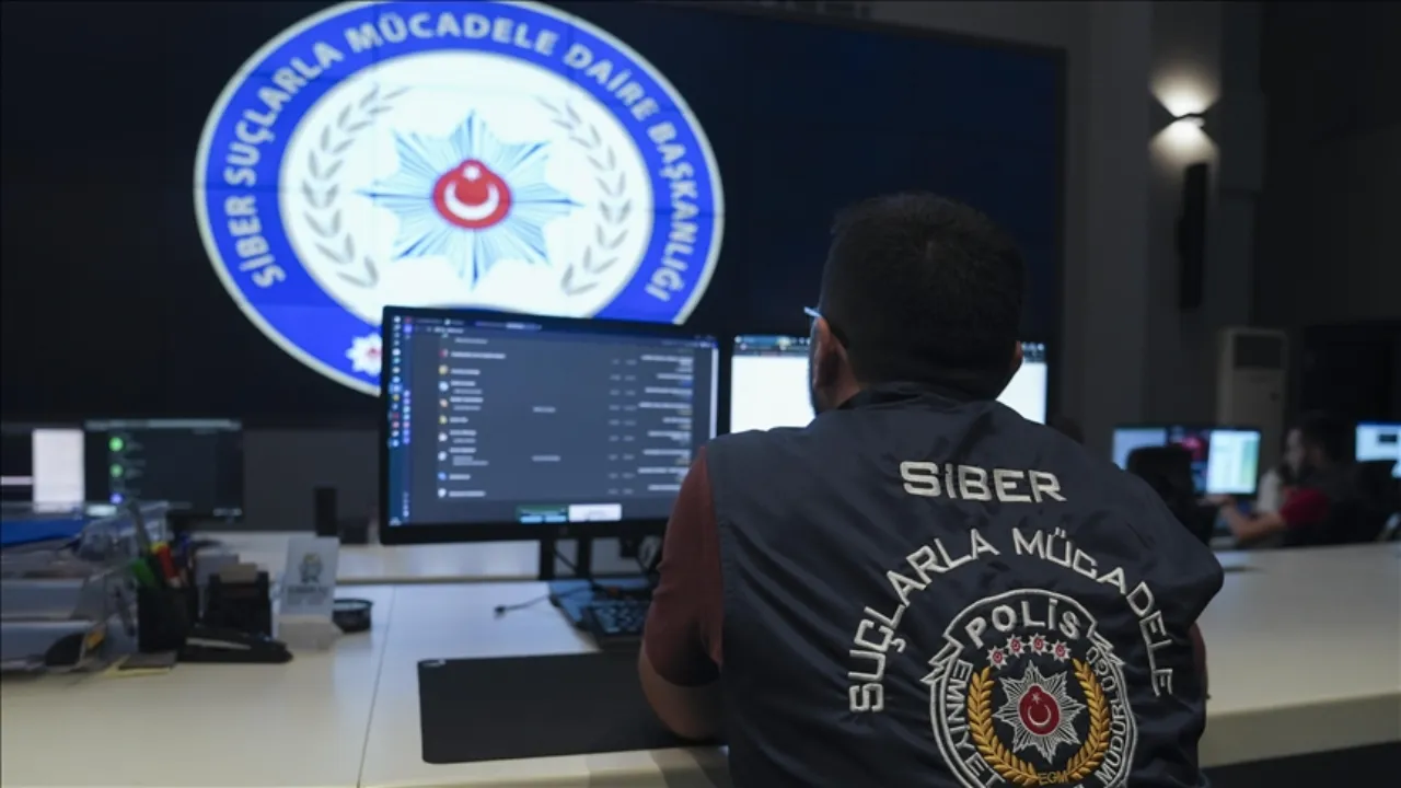 Siber suç ağları çökertildi! 28 ilde 324 gözaltı