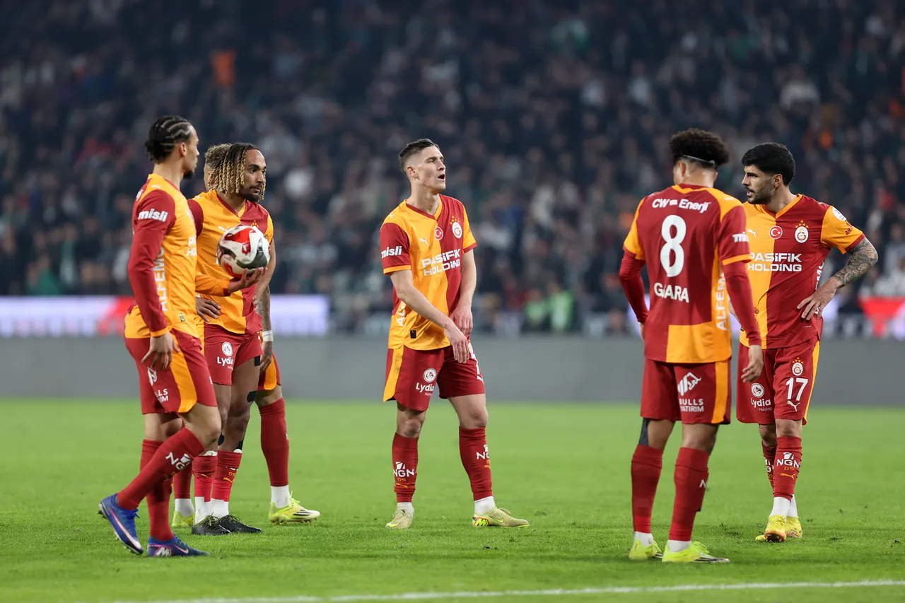 Usta yazarlar, Galatasarayın mağlubiyetini yorumladı:  Gol iptali kesinlikle doğru