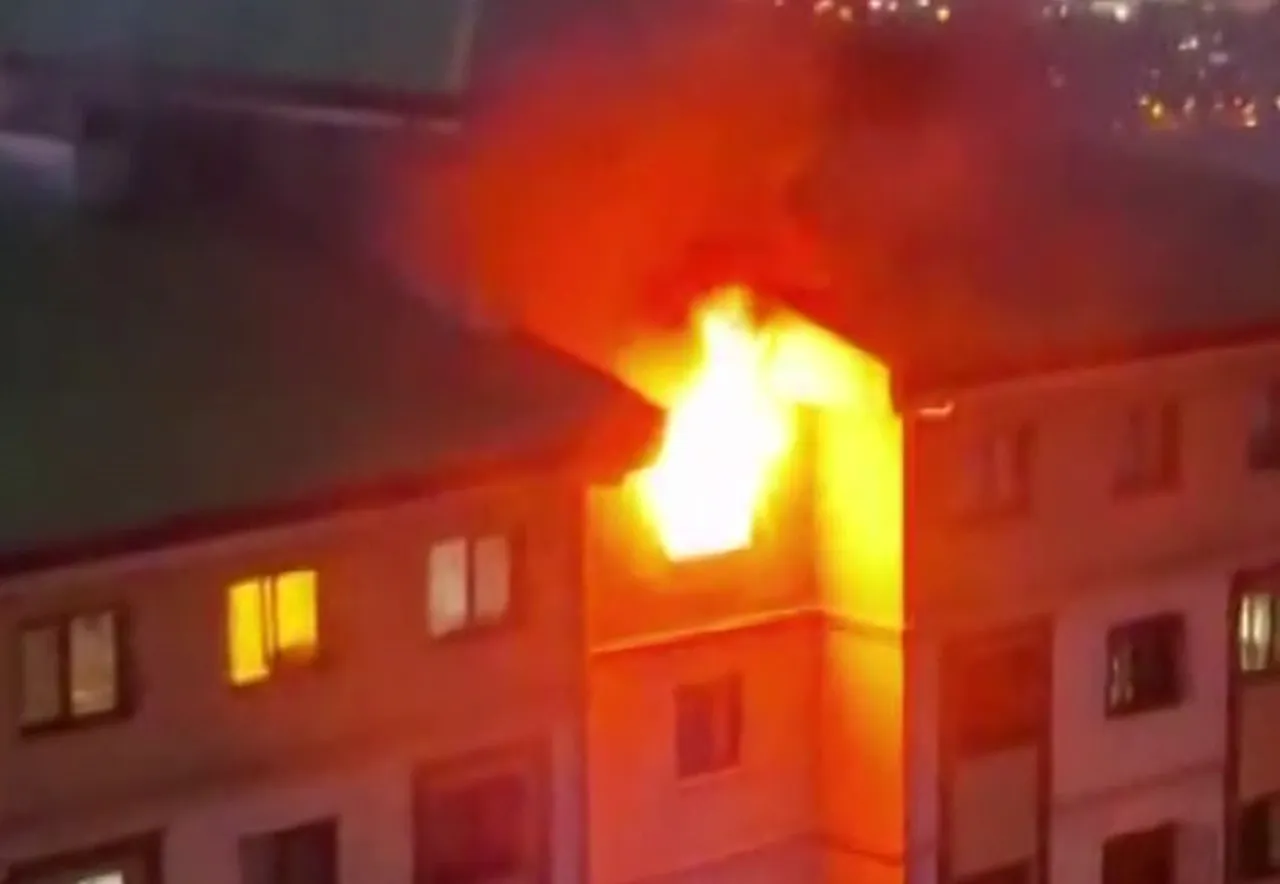 Yangın çıkan dairede tüp patladı, 13 kişi mahsur kaldı