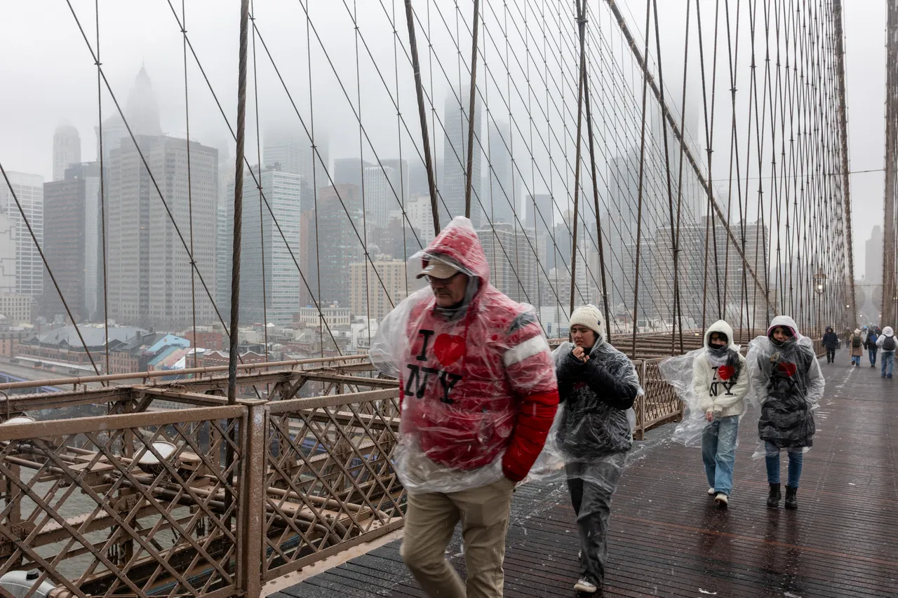 ABDye yeni kar fırtınası alarmı: Seferler durdu, uçuşlar iptal: Acil durum ilan edildi