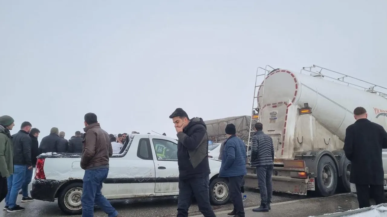 Erzurum'da can pazar! Zincirleme kaza oldu, çok sayıda yaralı var