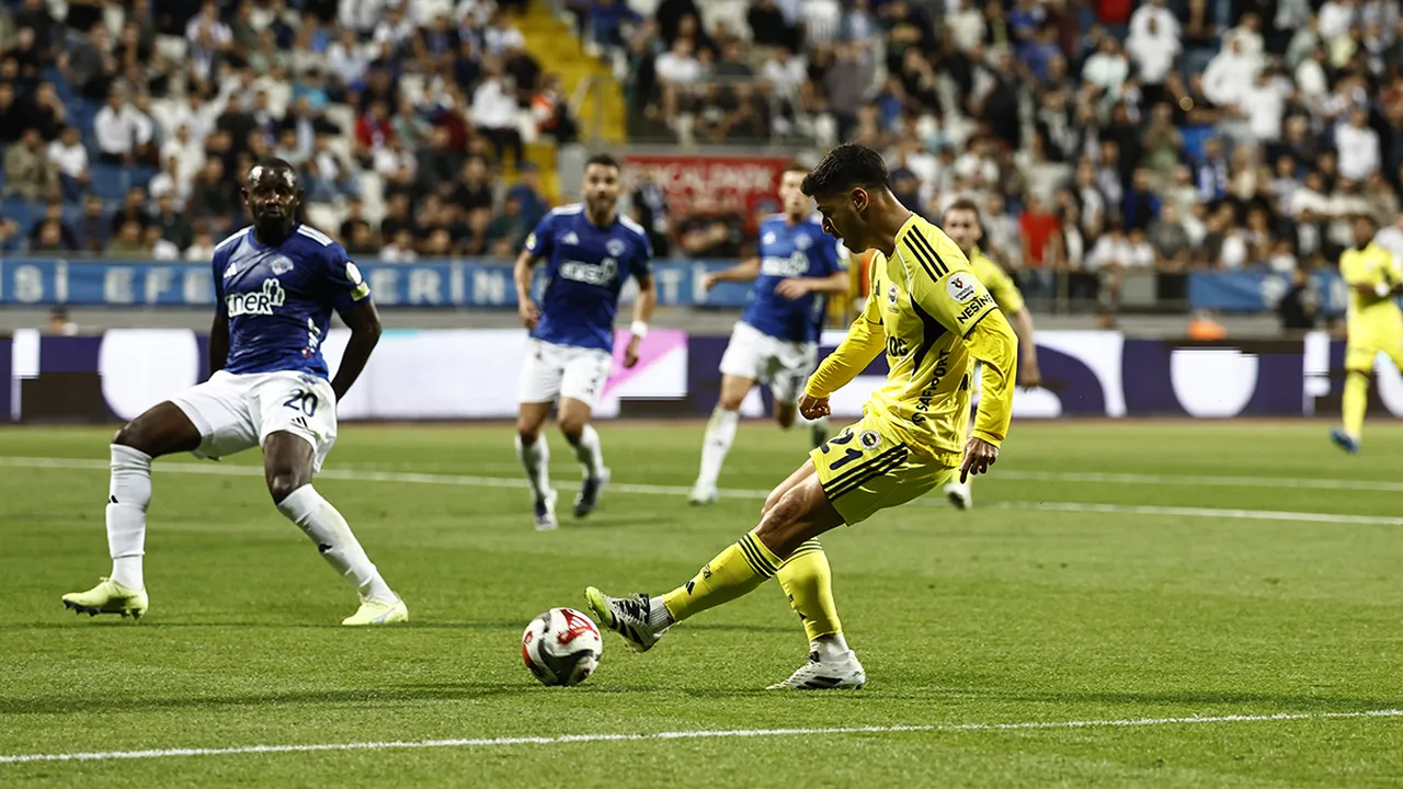 İşte muhtemel 11ler! Fenerbahçe-Kasımpaşa maçında kimler eksik, kimler sakat ve cezalı?