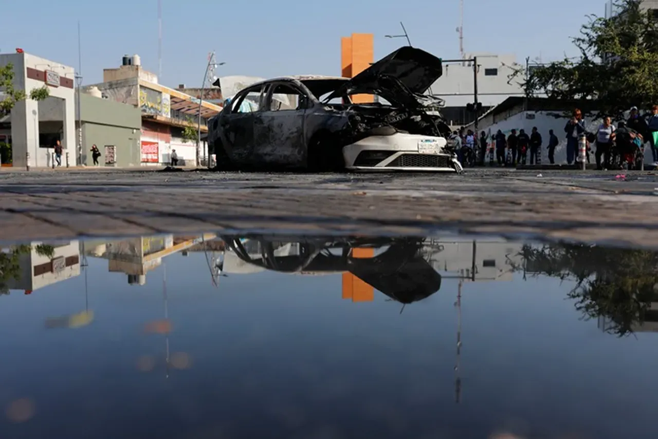 Operasyonun planlamasından uygulamasına kadar sürecin Meksika makamları tarafından yürütüldüğünü vurgulayan Sheinbaum, "Planlamadan itibaren tüm operasyon, özellikle de Ulusal Savunma Sekreterliği tarafından yürütülüyor" açıklamasında bulundu