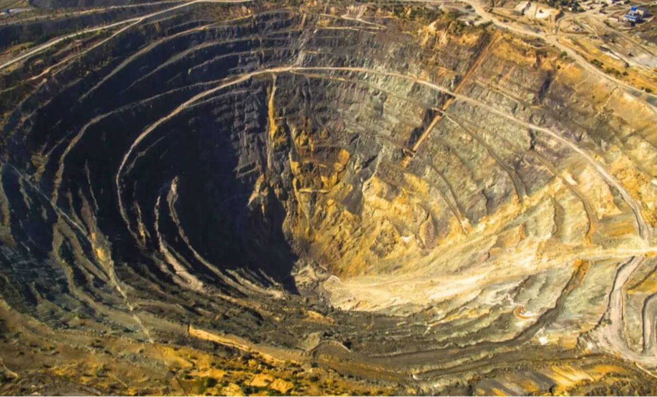 Tüm dünyayı etkileyecek dev rezerv bulundu! Her yerden altın fışkırıyor